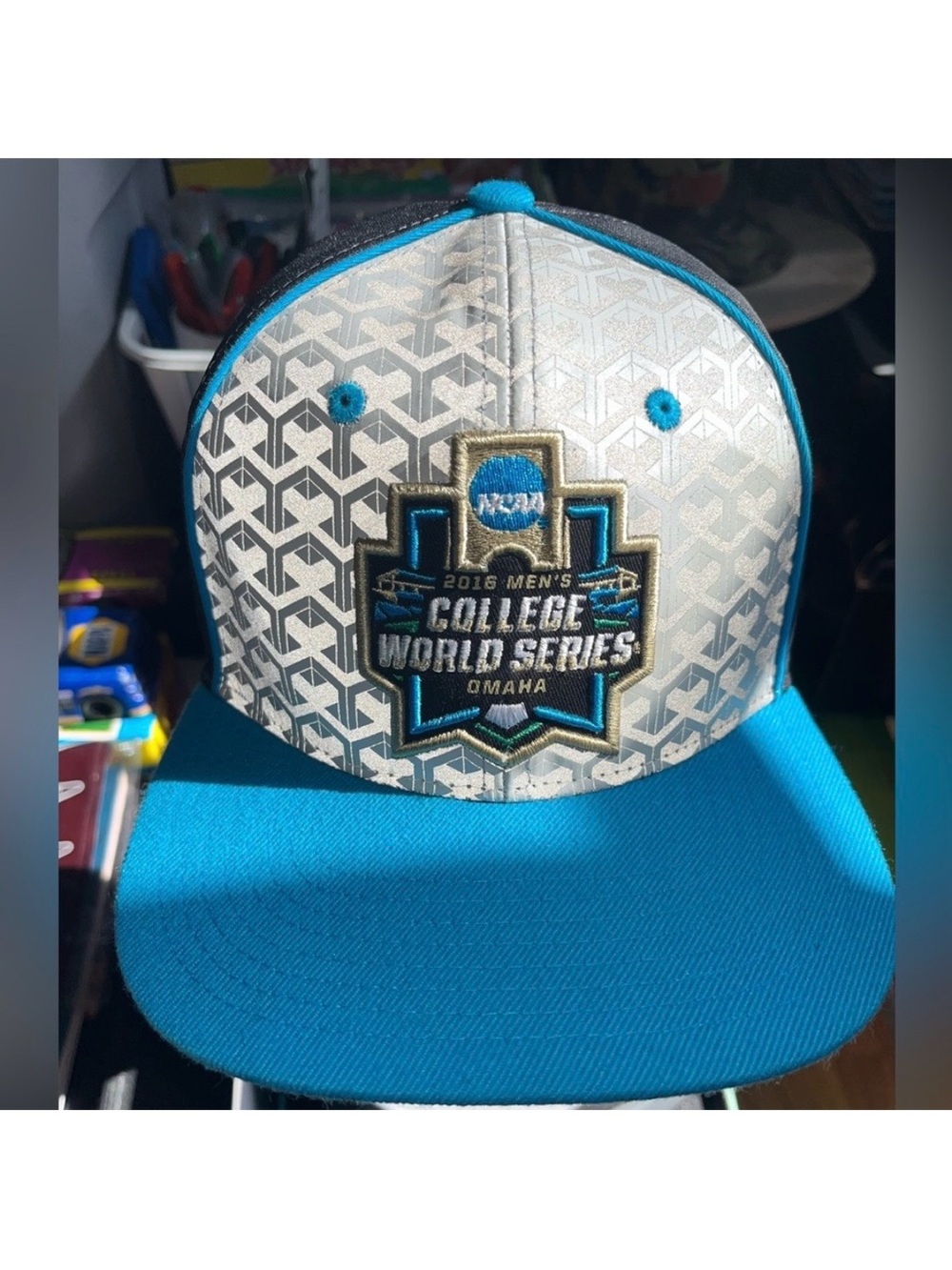 NCAA 2016 Men’s College World Series OMAHA Zephyr Snapback Baseball Cap LIKE NEW